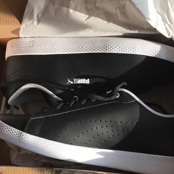 Women's Puma Smash. 11 - Picture 3 of 11